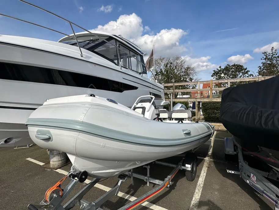 2023 Highfield Sport 420 Boat For Sale