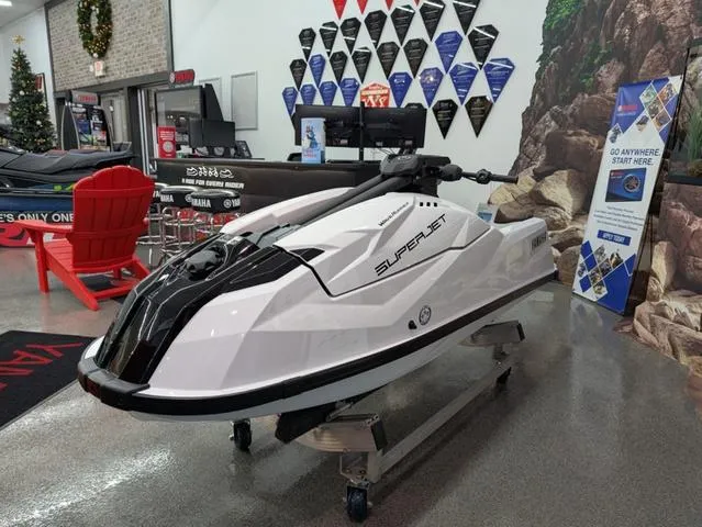 Buy 2025 Yamaha WaveRunner SuperJet| 8'