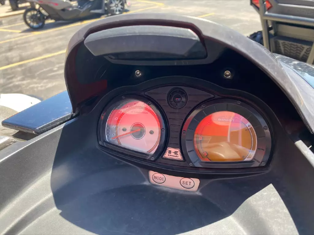 Used 2010 Kawasaki Jet Ski Ultra 260LX For Sale - Image 7